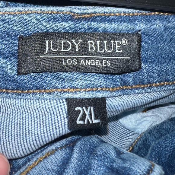 Judy Blue High Rise Star Embroidered Denim Shorts - Picture 10 of 12